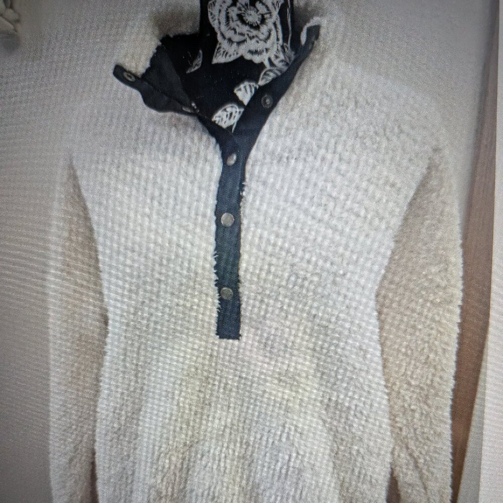 SIZE M UNBRANDED Ivory & Black Long Sleeve Sweatshirt INVPV461-JL
